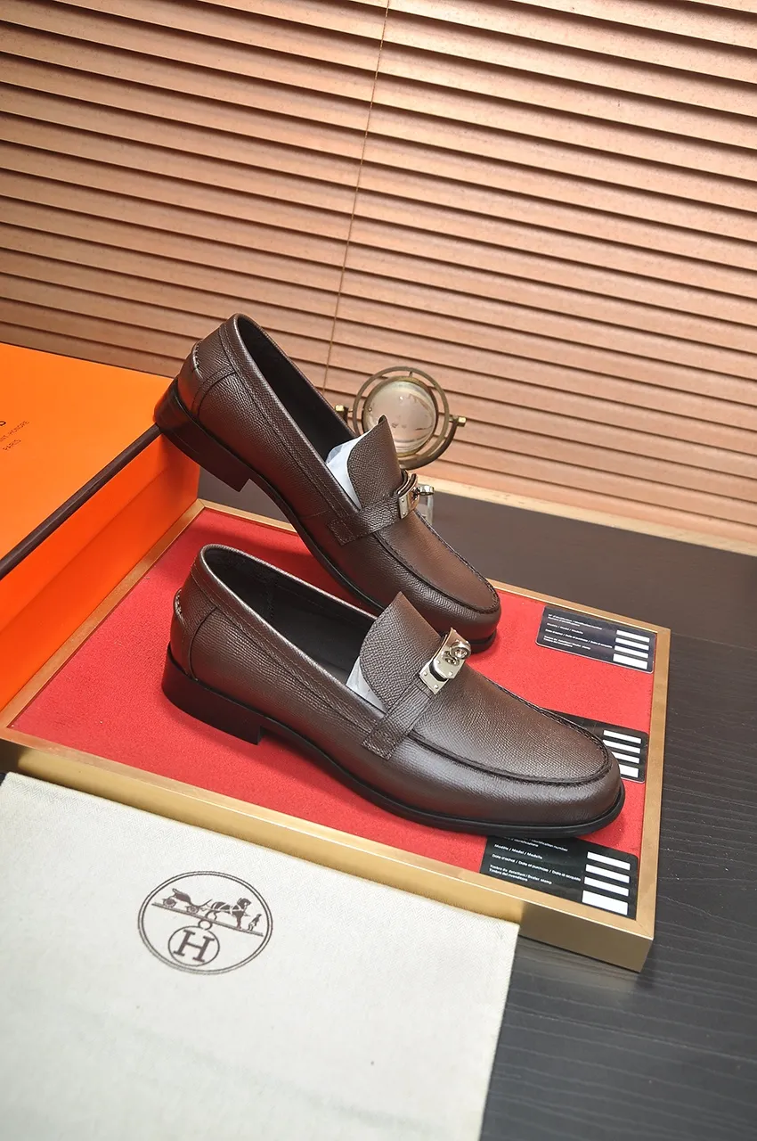 Men's shoes💰540💶[HERMES] (cowhide lining)🍀Italian top luxury🍀He does not pursue novel styles and gorgeous colors, but attracts the favor of successful men with his flawless, elegant and classic style. Formal leather shoes This very comfortable, simple and stable style allows you to easily match any style! The pattern is absolutely 1:1 refined from the original case, and we strive for excellence in materials, imported cowhide + cowhide lining💪💪💪extraordinary texture👍! .Code number: 38-45 (45 customized)